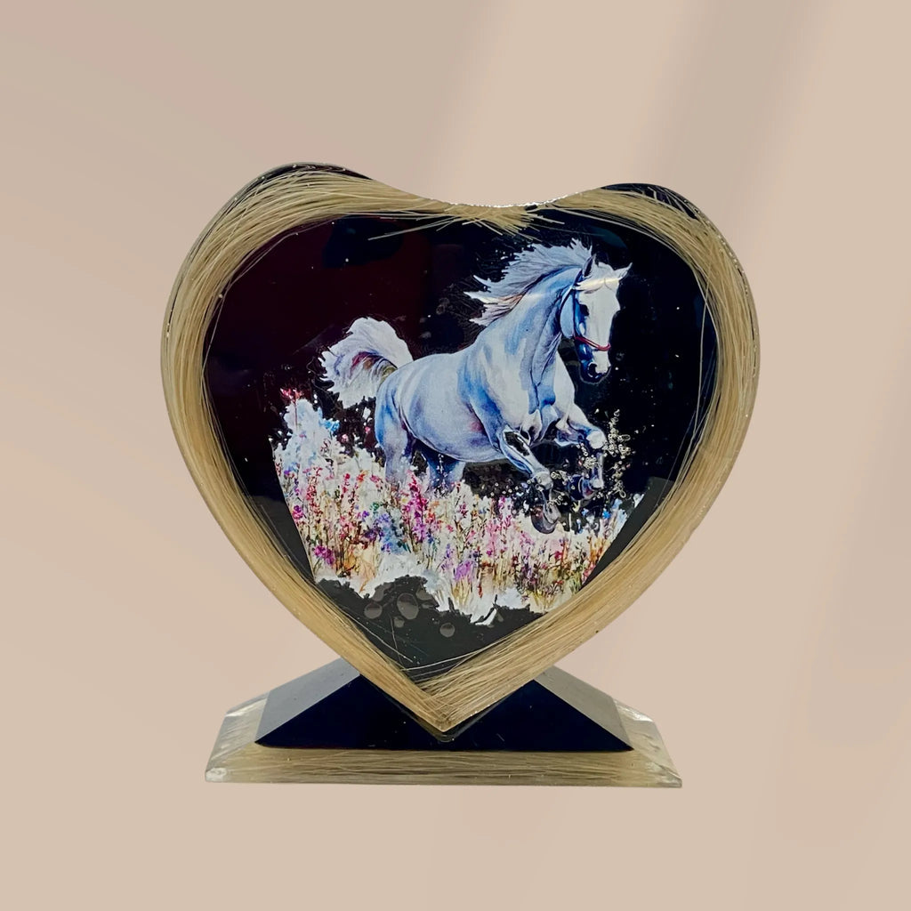 Cœur fidèle résine et crin de cheval fait main – souvenir équestre artisanal | Constel'Hope